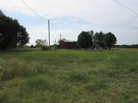 129 Hawk Spring Dr, Mcloud, OK 74851 photo 2