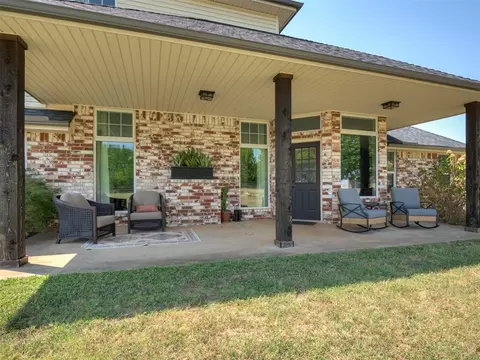 Exterior - 5901 E Mcmillin Dr, Tuttle, OK 73089 photo 3 of 6