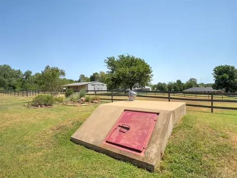 Exterior - 5901 E Mcmillin Dr, Tuttle, OK 73089 photo 4 of 6