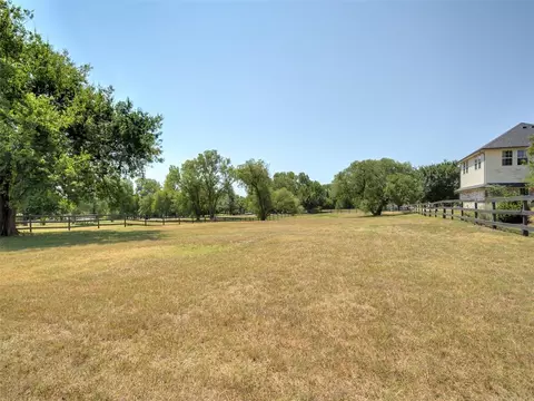 Exterior - 5901 E Mcmillin Dr, Tuttle, OK 73089 photo 6 of 6