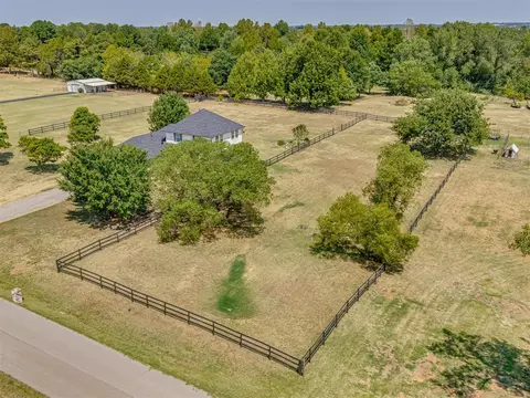 View/Area - 5901 E Mcmillin Dr, Tuttle, OK 73089 photo 3 of 4