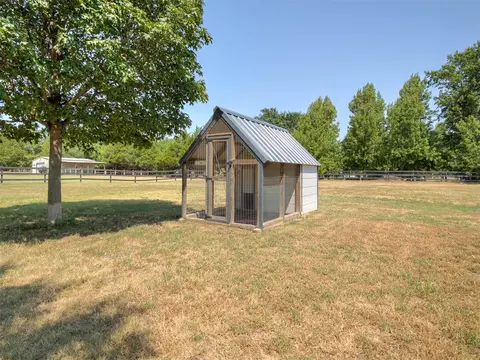 Exterior - 5901 E Mcmillin Dr, Tuttle, OK 73089 photo 5 of 6