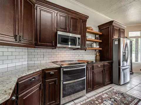 Kitchen - 5901 E Mcmillin Dr, Tuttle, OK 73089 photo 3 of 5