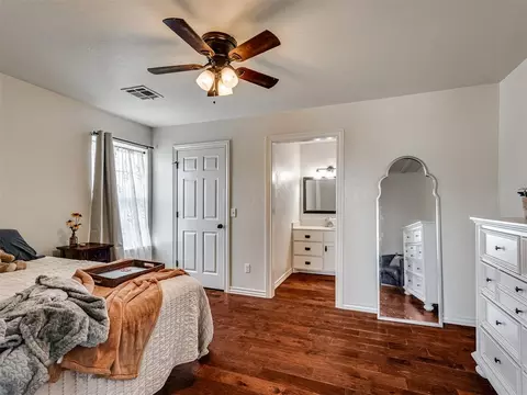 Bedroom - 5901 E Mcmillin Dr, Tuttle, OK 73089 photo 7 of 8