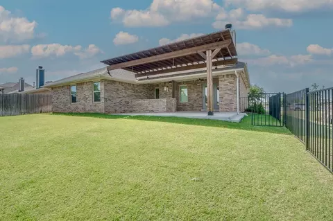 1201 NE 35th St, Moore, OK 73160
