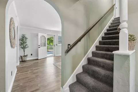 Entry Way - 7309 Cedar Hl, Tuttle, OK 73089 photo 3 of 5