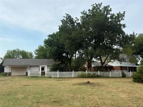 Exterior - 7309 Cedar Hl, Tuttle, OK 73089 photo 6 of 6
