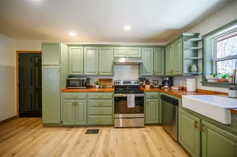 Kitchen - 152 Mitchell Ln, Broken Bow, OK 74728 photo 2 of 6