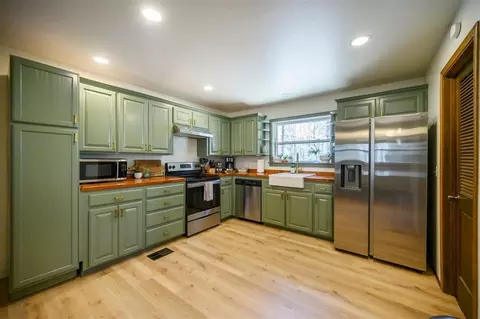 Kitchen - 152 Mitchell Ln, Broken Bow, OK 74728 photo 1 of 6