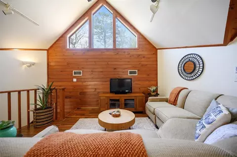 Living - 152 Mitchell Ln, Broken Bow, OK 74728 photo 8 of 10