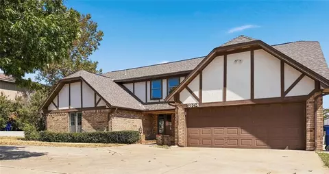 1804 Golf Course Dr, El Reno, OK 73036