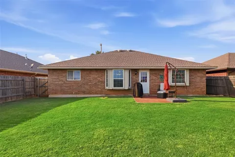 Other - 604 Apple Tree Ln, Moore, OK 73160 photo 10 of 12