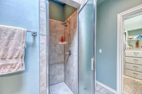Bath - 3121 Saint Clair Dr, Norman, OK 73072 photo 3 of 5