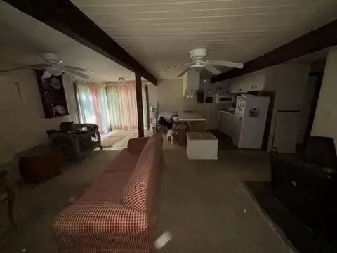 Living - 416959 Cardinal St, Eufaula, OK 74432 photo 2 of 3