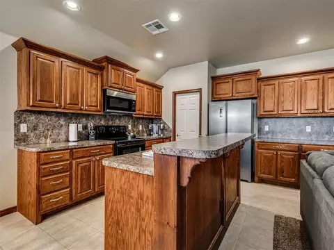 725 NW 121st Ter, Oklahoma City, OK 73114