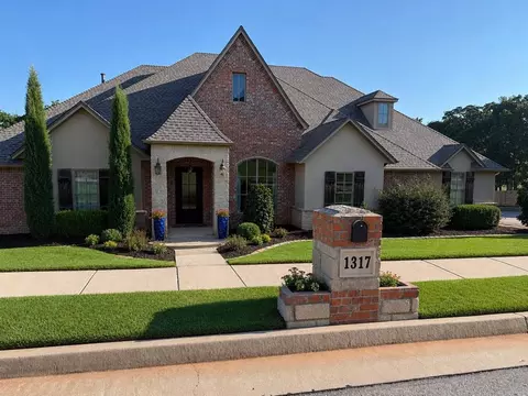 1317 Autumn Creek Dr, Edmond, OK 73003