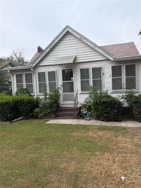 2421 SW 27th St, Oklahoma City, OK 73108