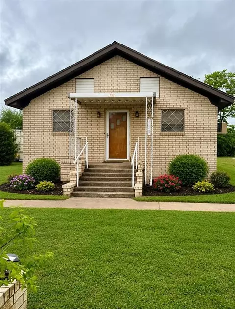 120 N Main St, Verden, OK 73092