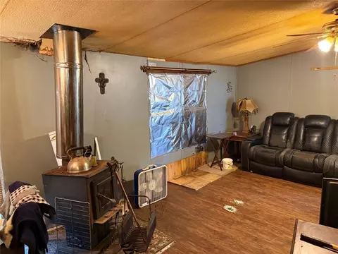 Living - 104 Summer Oaks Dr, Mcloud, OK 74851 photo 3 of 3