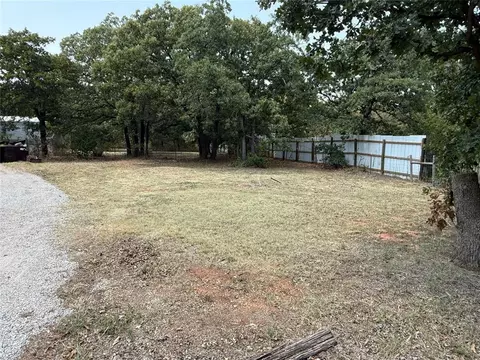 Exterior - 104 Summer Oaks Dr, Mcloud, OK 74851 photo 2 of 15
