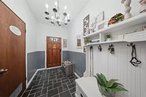 Entry Way - 24 E Kirk St, Shawnee, OK 74801 photo 1 of 1