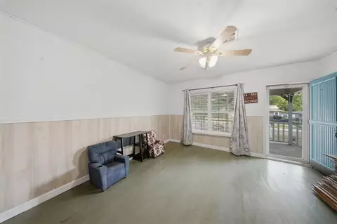 Living - 24 E Kirk St, Shawnee, OK 74801 photo 1 of 2