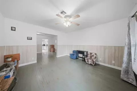 Living - 24 E Kirk St, Shawnee, OK 74801 photo 2 of 2