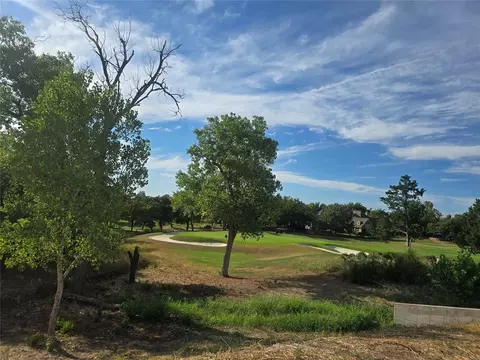 465 Saint Claire Dr, Edmond, OK 73025