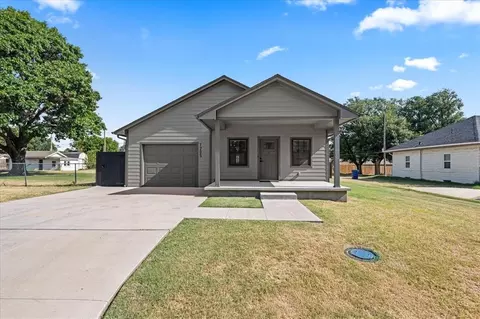 1205 E Oak St, El Reno, OK 73036