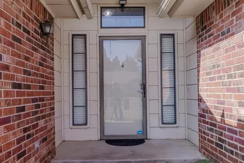 Entry Way - 1717 NW Jackson Dr, Norman, OK 73071 photo 1 of 2