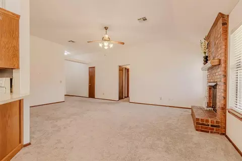Living - 1717 NW Jackson Dr, Norman, OK 73071 photo 4 of 4