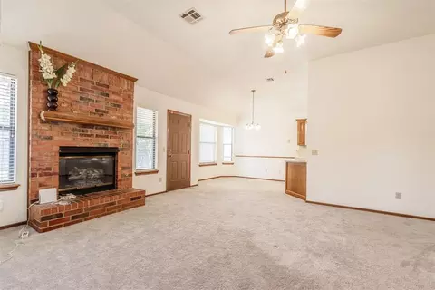Living - 1717 NW Jackson Dr, Norman, OK 73071 photo 2 of 4