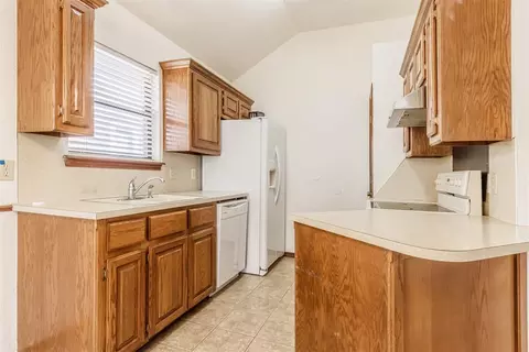 Kitchen - 1717 NW Jackson Dr, Norman, OK 73071 photo 2 of 3