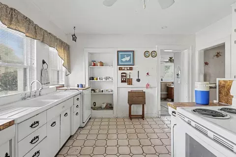 Kitchen - 3103 W 116th St, Perkins, OK 74059 photo 3 of 4