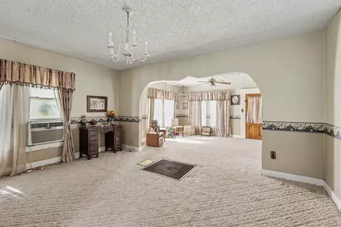 Living - 3103 W 116th St, Perkins, OK 74059 photo 2 of 5