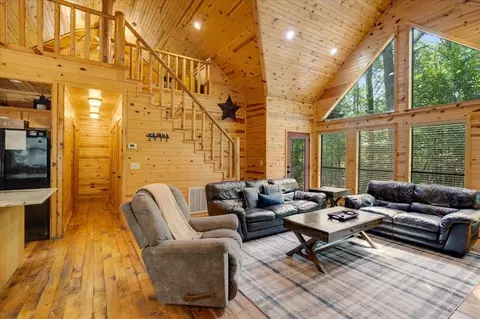 Living - 110 Bentwater Rd, Broken Bow, OK 74728 photo 4 of 4