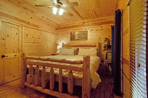 Bedroom - 110 Bentwater Rd, Broken Bow, OK 74728 photo 3 of 6