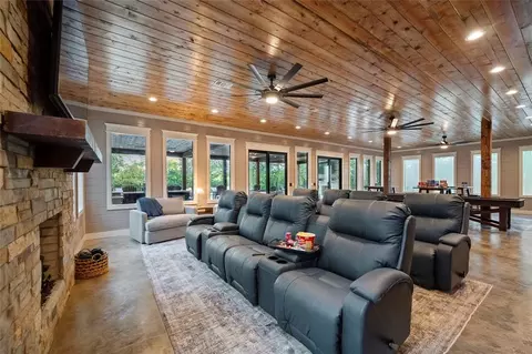 Living - 89 Boulder Bnd, Broken Bow, OK 74728 photo 3 of 3