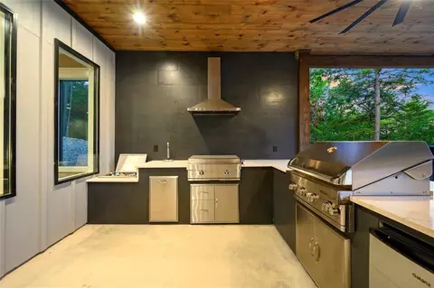 Kitchen - 89 Boulder Bnd, Broken Bow, OK 74728 photo 5 of 5