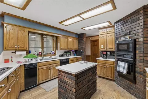 Kitchen - Undisclosed, Harrah, OK 73045 photo 2 of 4