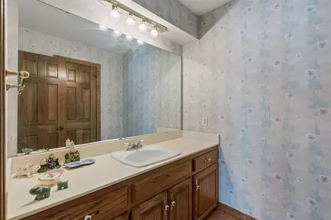 Bath - Undisclosed, Harrah, OK 73045 photo 6 of 7