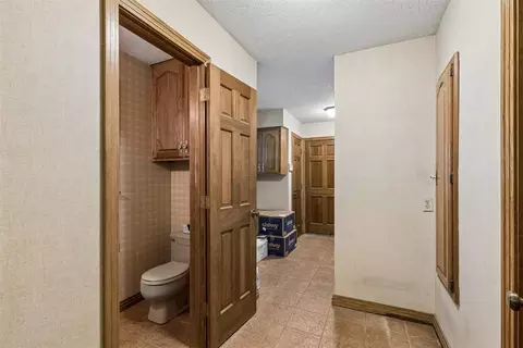 Entry Way - Undisclosed, Harrah, OK 73045 photo 3 of 4