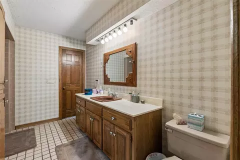 Bath - Undisclosed, Harrah, OK 73045 photo 4 of 7