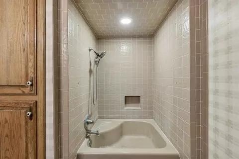 Bath - Undisclosed, Harrah, OK 73045 photo 5 of 7