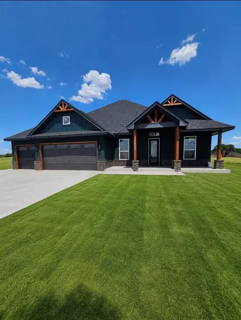 2442 Sierra Cir, Blanchard, OK 73010