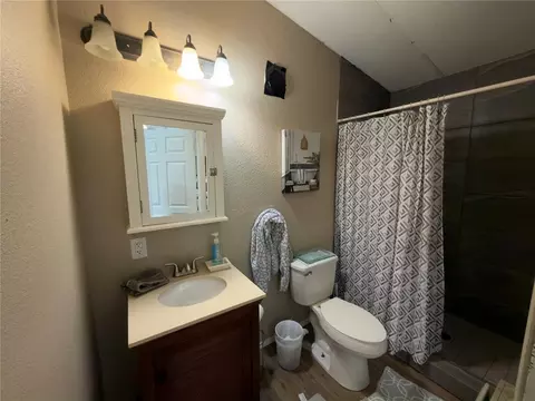 Bath - 100 Parkview Ct, Mcloud, OK 74851 photo 1 of 5