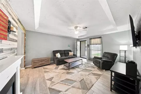 Living - 508 Cherryvale Rd, Edmond, OK 73003 photo 1 of 3