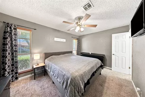 Bedroom - 508 Cherryvale Rd, Edmond, OK 73003 photo 2 of 5