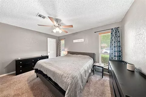Bedroom - 508 Cherryvale Rd, Edmond, OK 73003 photo 4 of 5