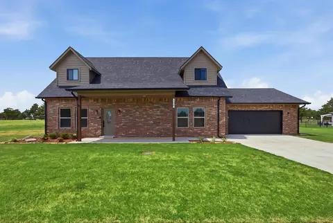 1801 Fairway Dr, Guthrie, OK 73044